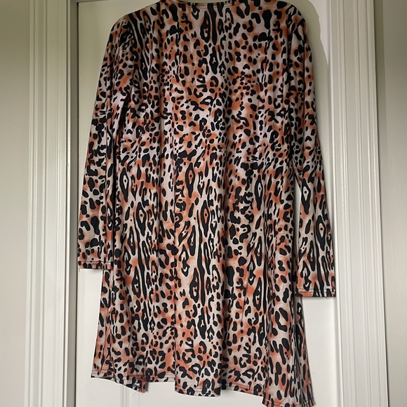 Cheetah Cardigan - Picture 2 of 3